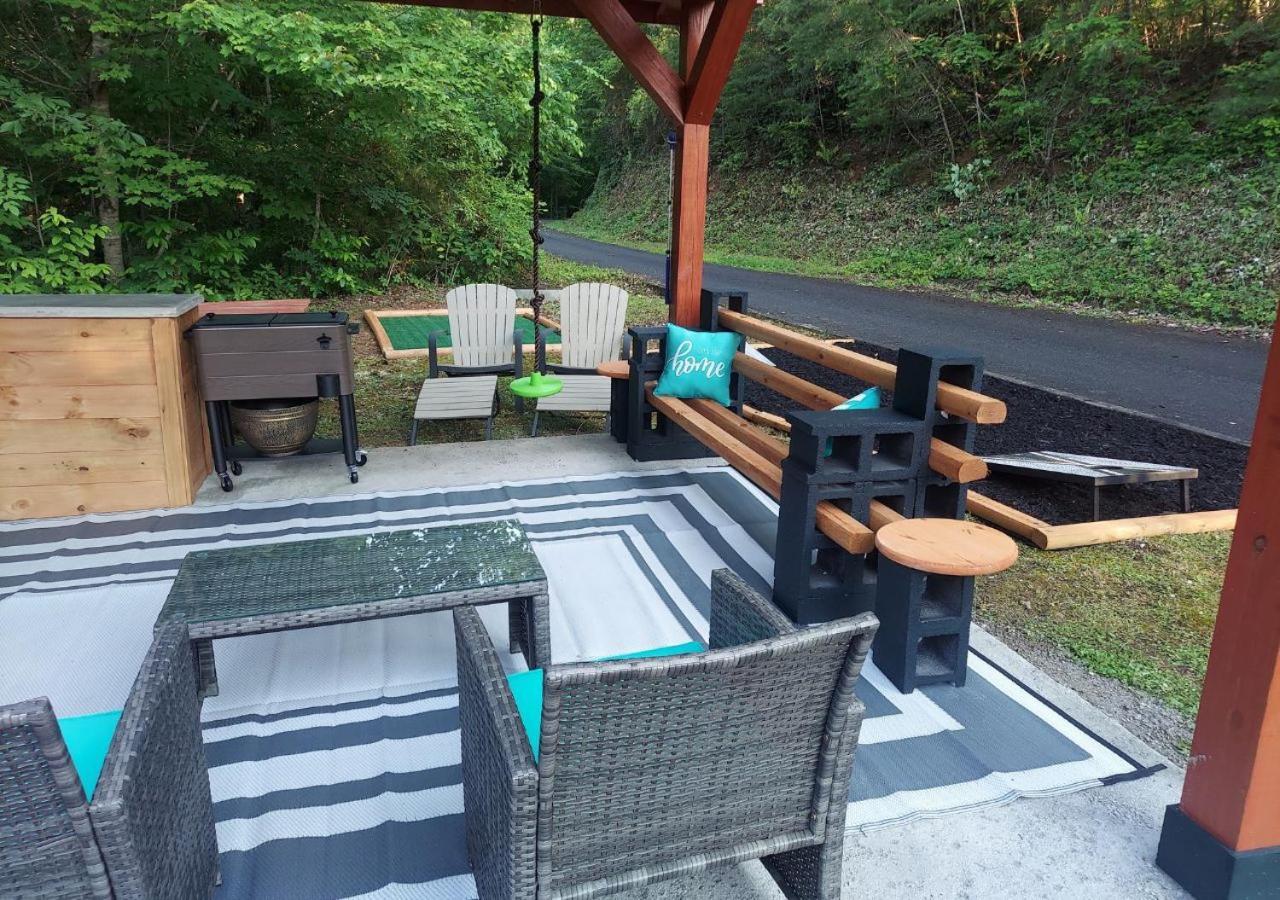 Fabulous Pet-Friendly, Family Cabin With Outdoor Kitchen, Hot Tub, Sauna, Fireplace, Theater Room, Arcade, Pool Table, And Fire Pit Within Minuties Of Dollywood Sevierville Luaran gambar