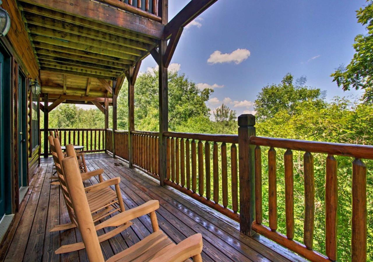 Fabulous Pet-Friendly, Family Cabin With Outdoor Kitchen, Hot Tub, Sauna, Fireplace, Theater Room, Arcade, Pool Table, And Fire Pit Within Minuties Of Dollywood Sevierville Luaran gambar