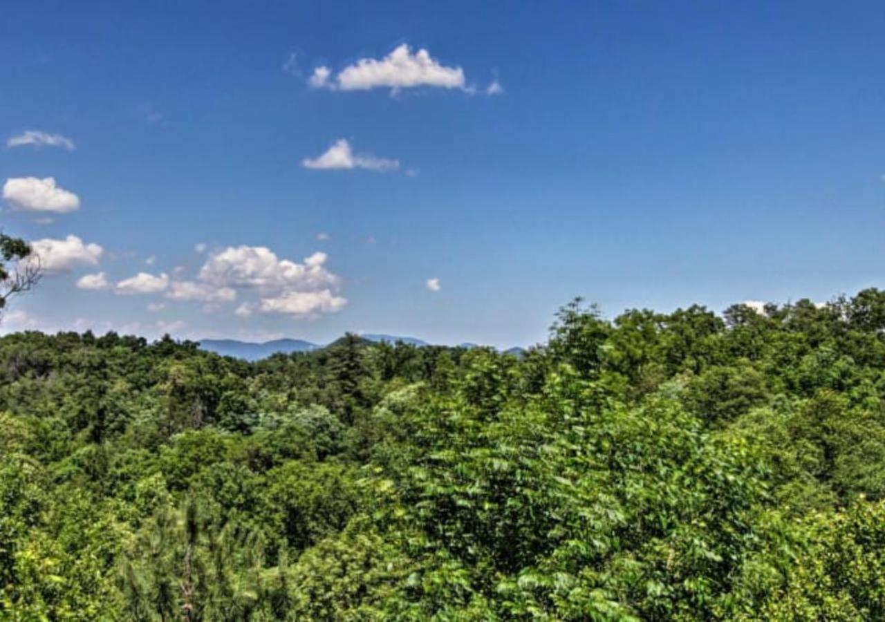 Fabulous Pet-Friendly, Family Cabin With Outdoor Kitchen, Hot Tub, Sauna, Fireplace, Theater Room, Arcade, Pool Table, And Fire Pit Within Minuties Of Dollywood Sevierville Luaran gambar