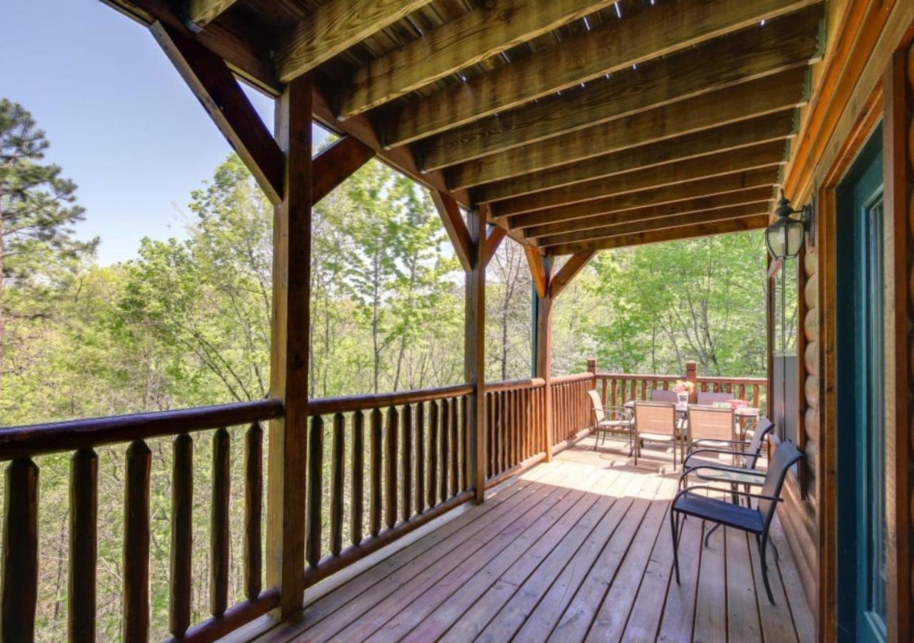 Fabulous Pet-Friendly, Family Cabin With Outdoor Kitchen, Hot Tub, Sauna, Fireplace, Theater Room, Arcade, Pool Table, And Fire Pit Within Minuties Of Dollywood Sevierville Luaran gambar