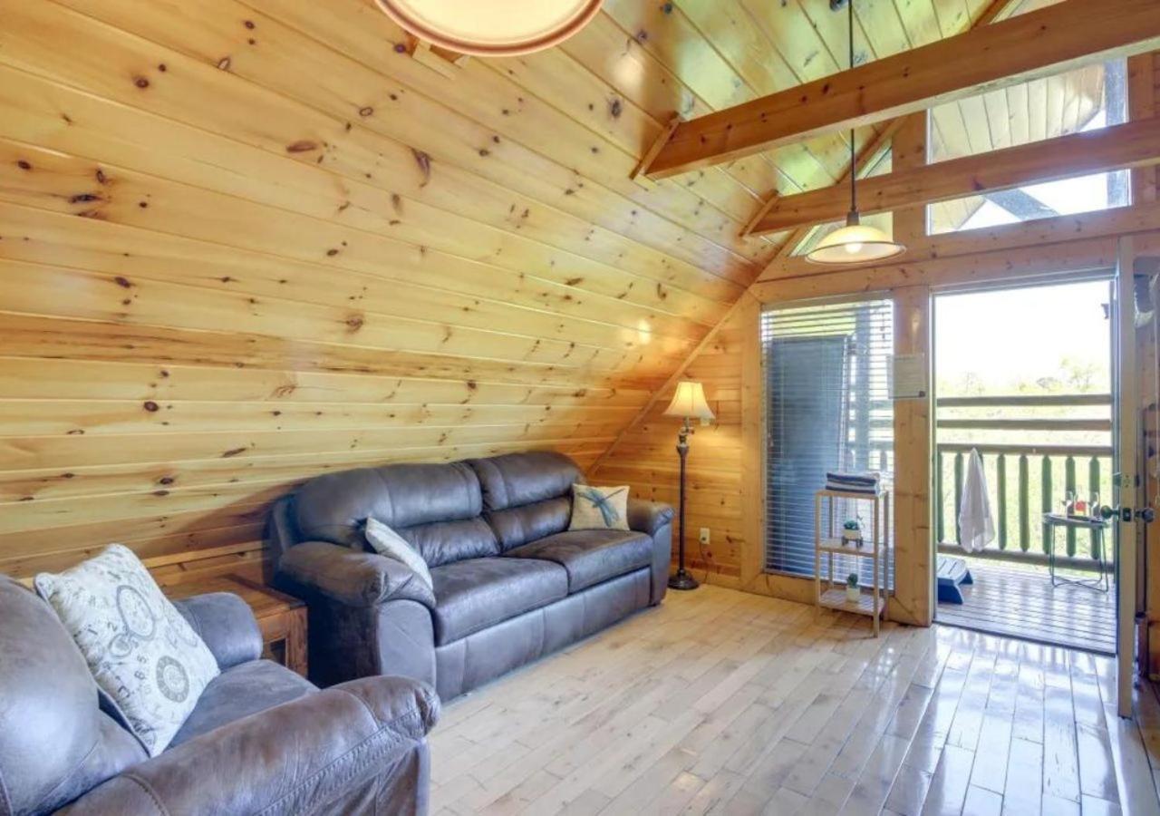 Fabulous Pet-Friendly, Family Cabin With Outdoor Kitchen, Hot Tub, Sauna, Fireplace, Theater Room, Arcade, Pool Table, And Fire Pit Within Minuties Of Dollywood Sevierville Luaran gambar