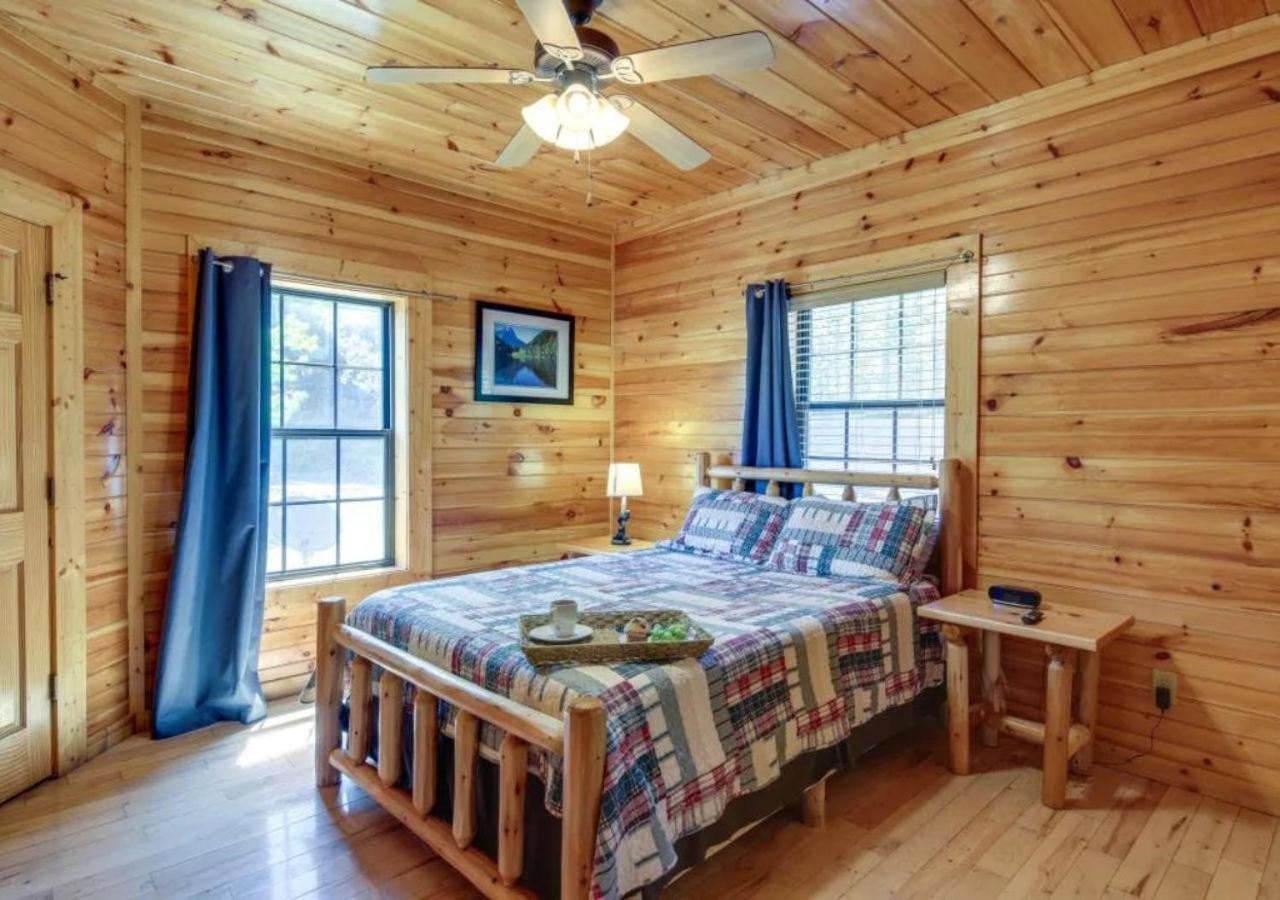 Fabulous Pet-Friendly, Family Cabin With Outdoor Kitchen, Hot Tub, Sauna, Fireplace, Theater Room, Arcade, Pool Table, And Fire Pit Within Minuties Of Dollywood Sevierville Luaran gambar