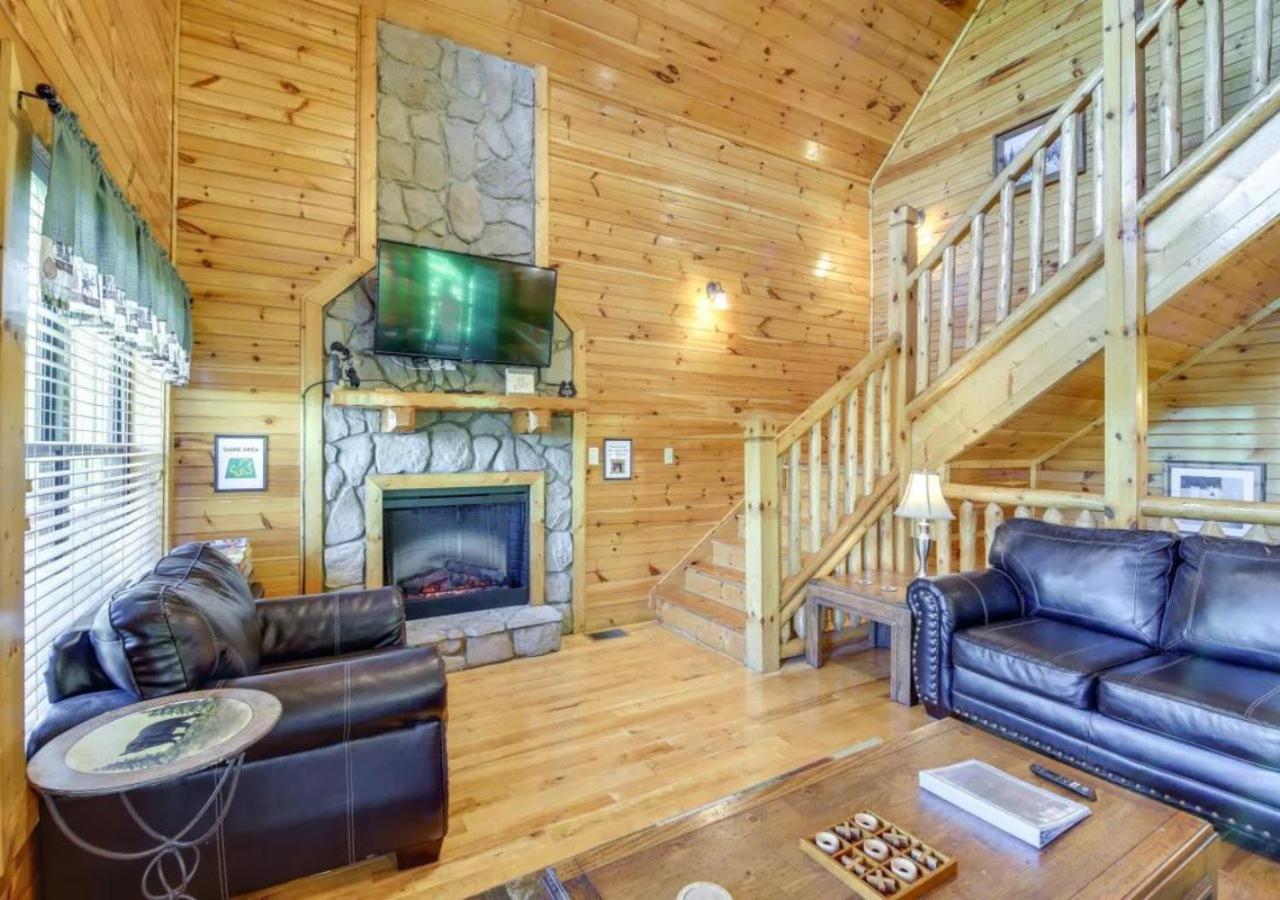 Fabulous Pet-Friendly, Family Cabin With Outdoor Kitchen, Hot Tub, Sauna, Fireplace, Theater Room, Arcade, Pool Table, And Fire Pit Within Minuties Of Dollywood Sevierville Luaran gambar