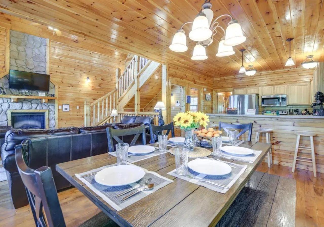 Fabulous Pet-Friendly, Family Cabin With Outdoor Kitchen, Hot Tub, Sauna, Fireplace, Theater Room, Arcade, Pool Table, And Fire Pit Within Minuties Of Dollywood Sevierville Luaran gambar